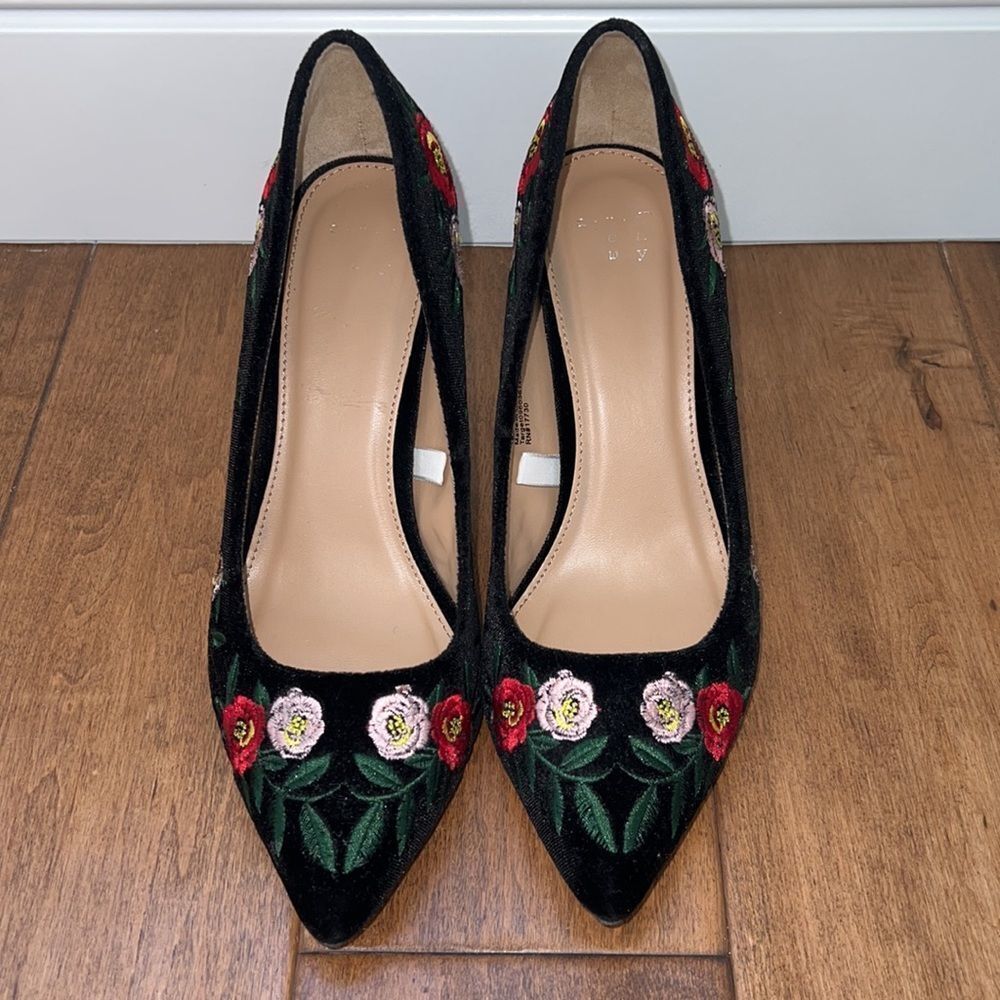 Embroidered Stiletto Pumps   - Picture 8 of 9